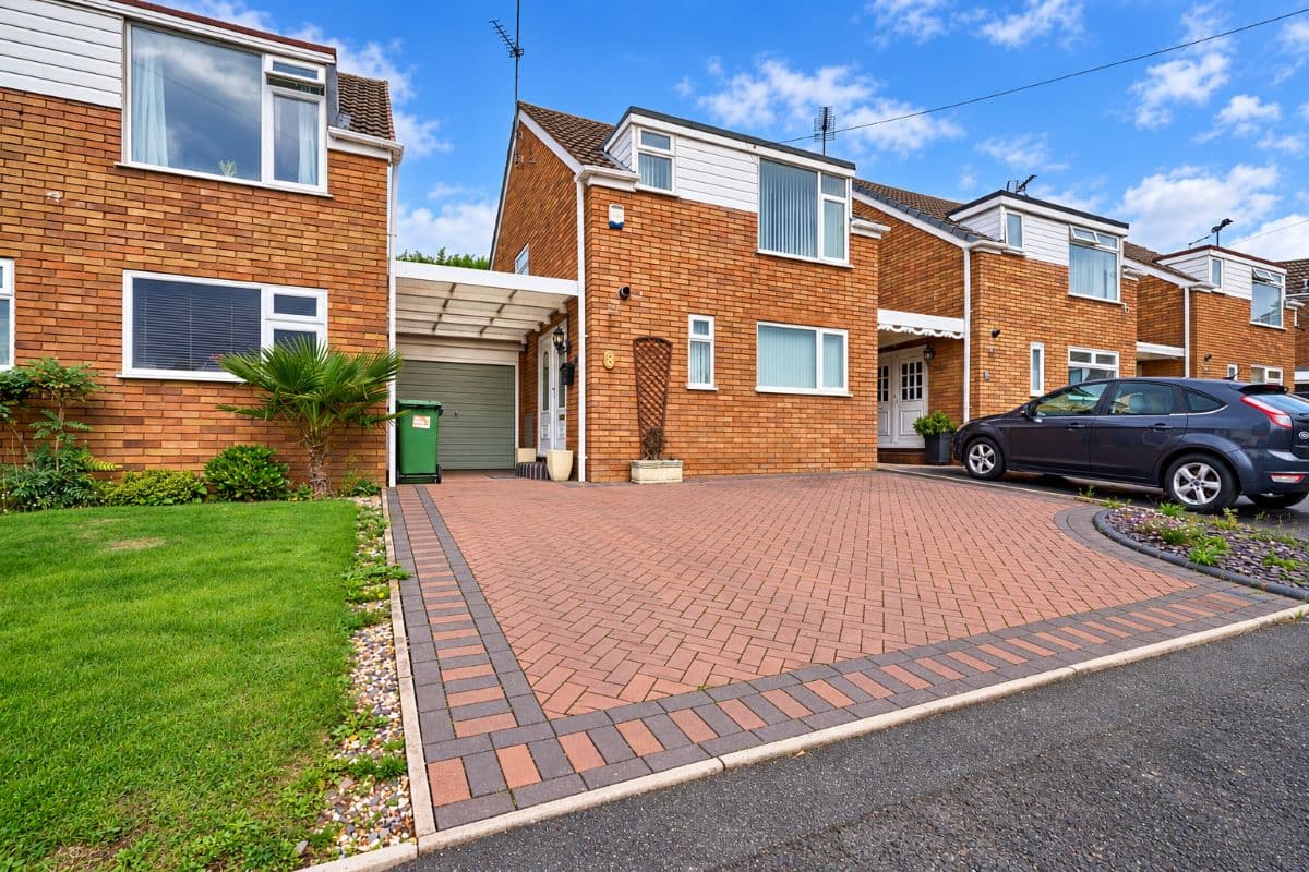 Vacant Freehold Link Detached Property
