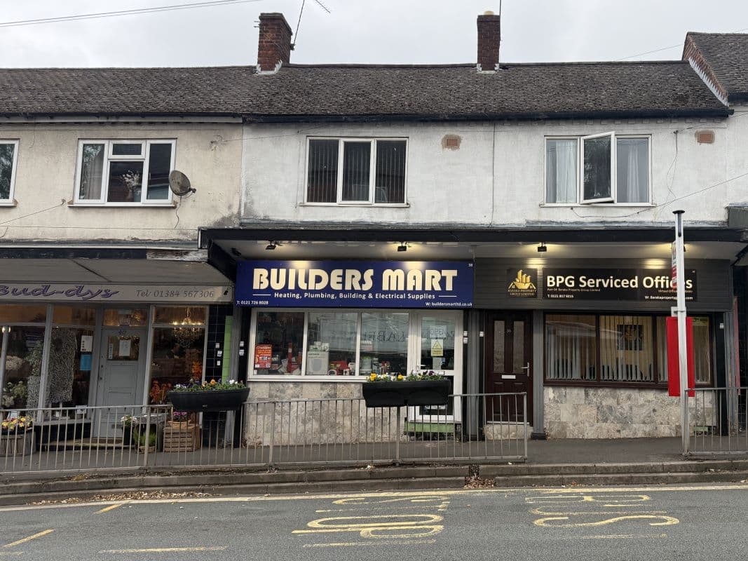 Vacant Freehold Retail Unit with Studio Flat Above