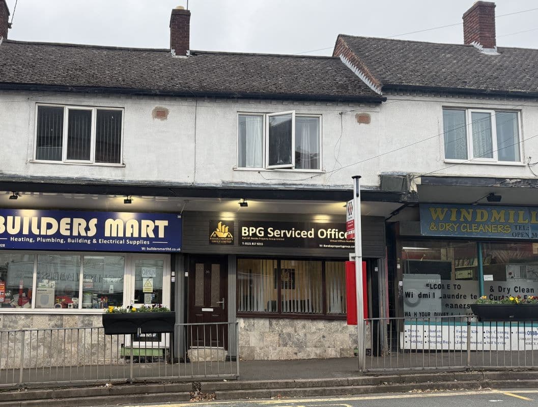 Vacant Freehold Retail Unit with Studio Flat Above