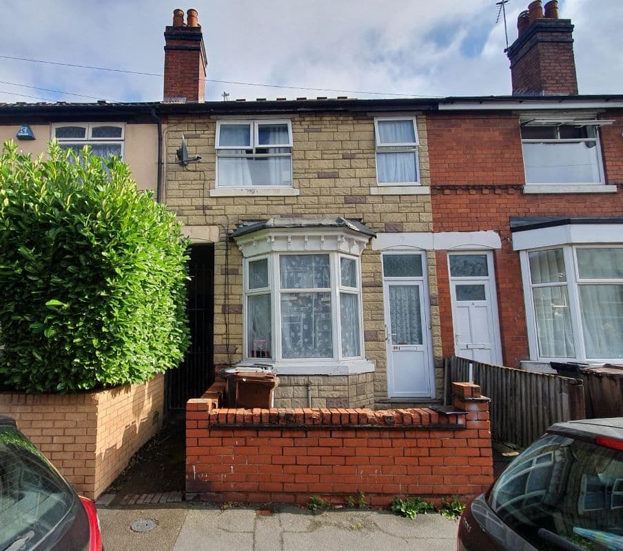 Freehold Investment - Three Bedroom Mid Terraced House