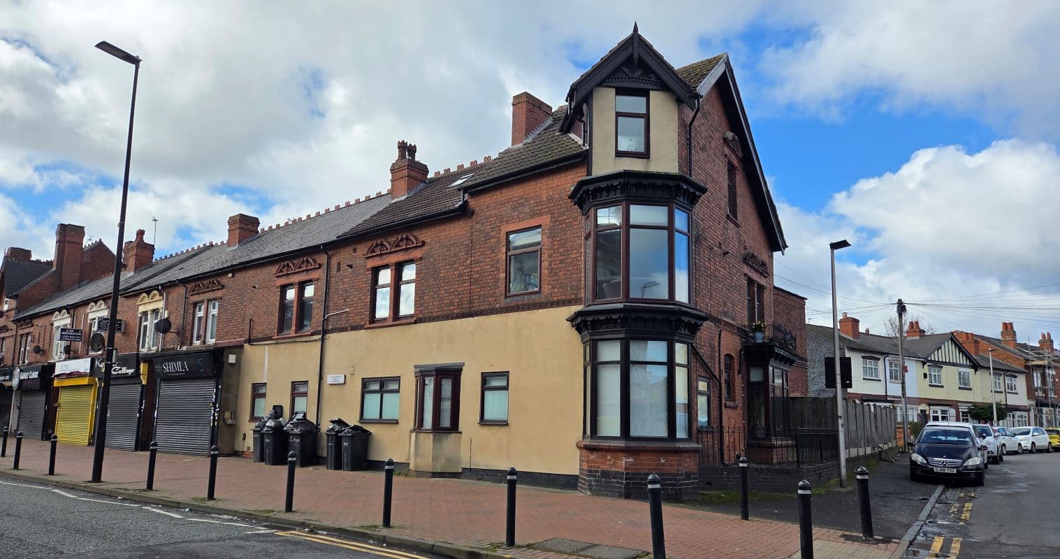 Freehold Residential Investment - 6 Apartments & Car Parking
