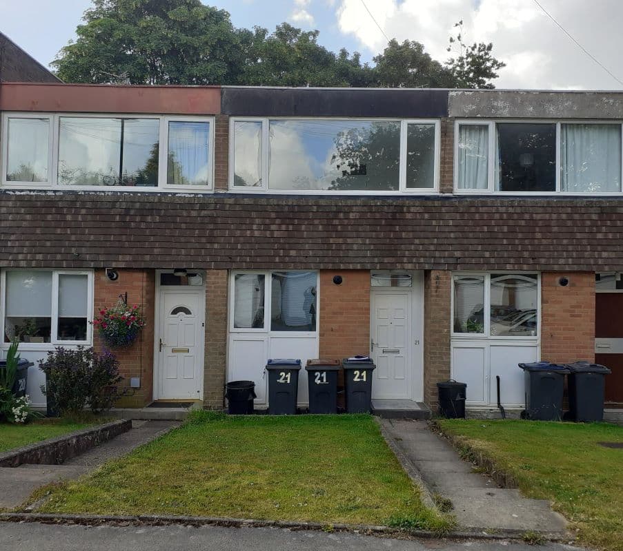 Freehold Investment - Modern Townhouse with Two Bedrooms & Garage