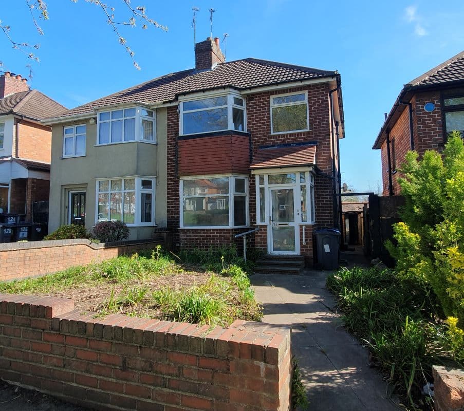 Freehold Vacant Semi-Detached House with Three Bedrooms