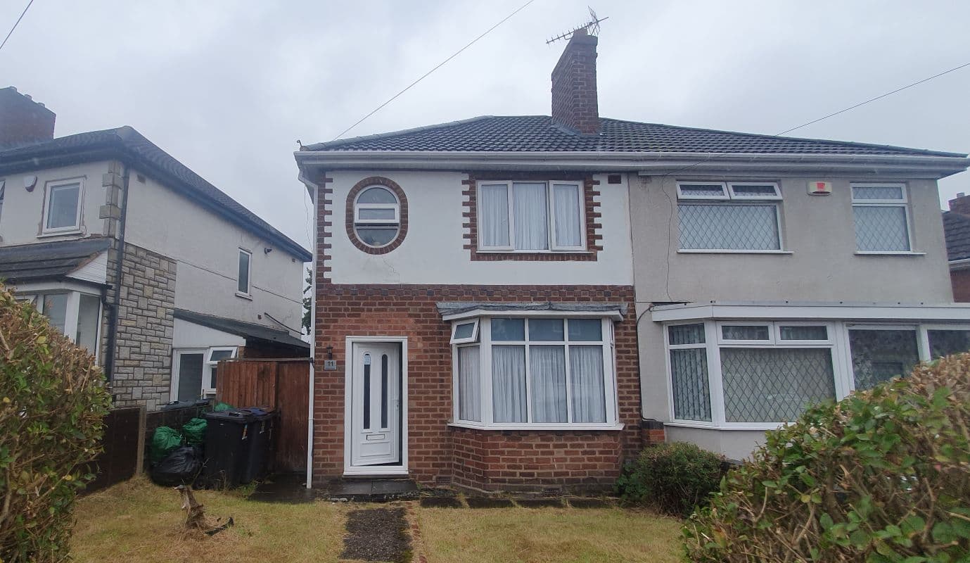 Freehold Investment - Semi-Detached House with Three Bedrooms