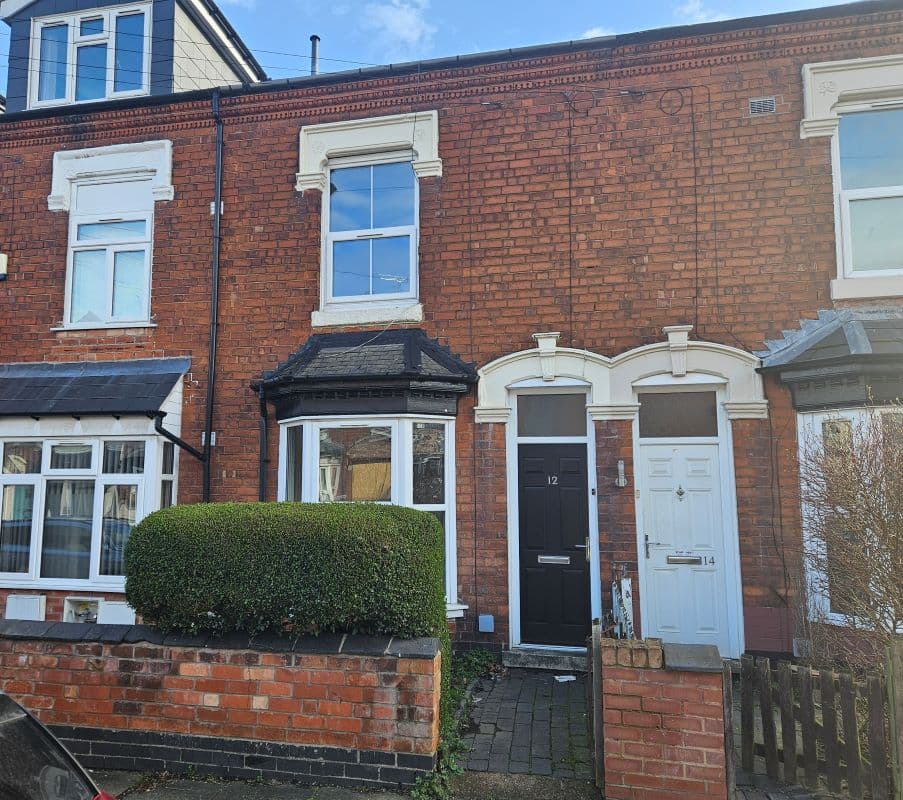 Freehold Vacant Mid Terraced House in Prime Student Area