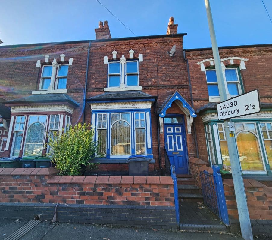 Freehold Investment – Three Bedroom Mid Terraced House