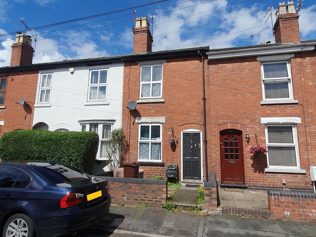Freehold investment - Mid-Terraced House with Two Bedroom