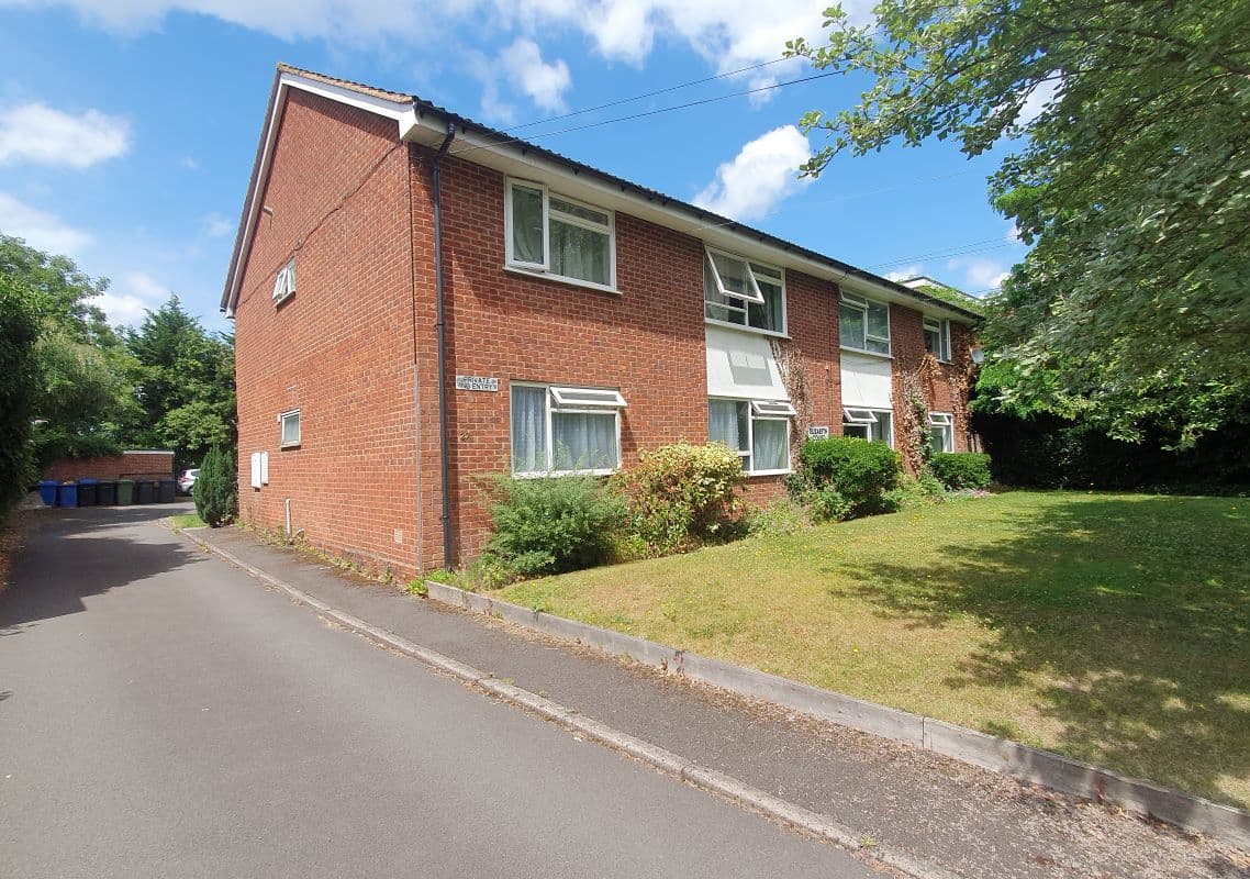 Freehold Ground Rent Investment Secured on 6 Flats with Garages