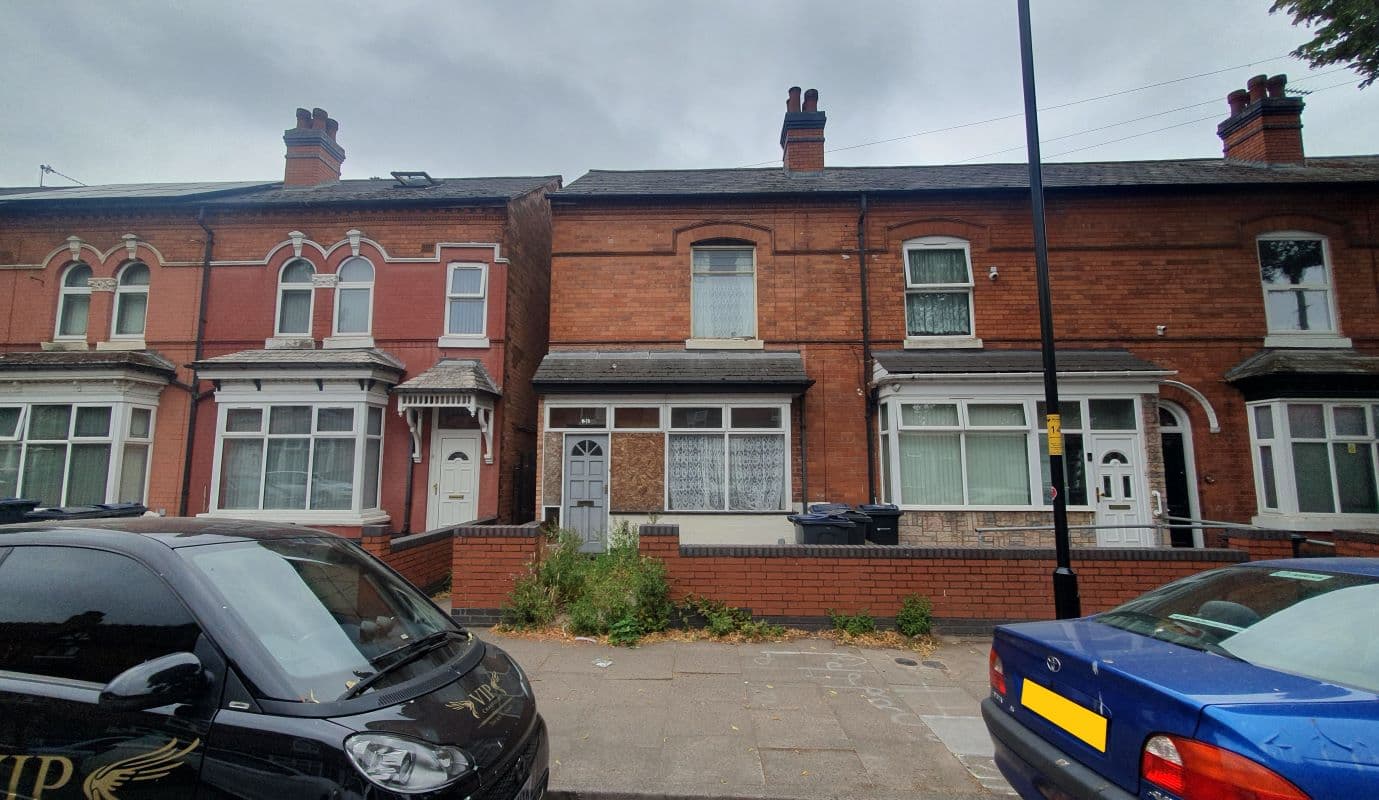 Leasehold Vacant End Terraced House with Two Bedrooms