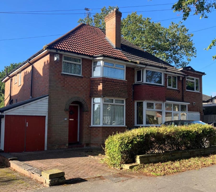Leasehold Vacant Semi-Detached House with Three Bedrooms