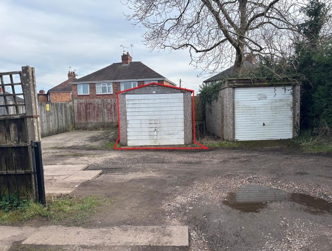Garage at Fillybrook Close