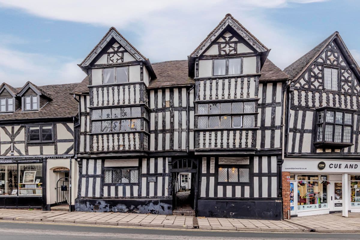 FOR SALE BY ONLINE PUBLIC AUCTION - Severn Tudor House