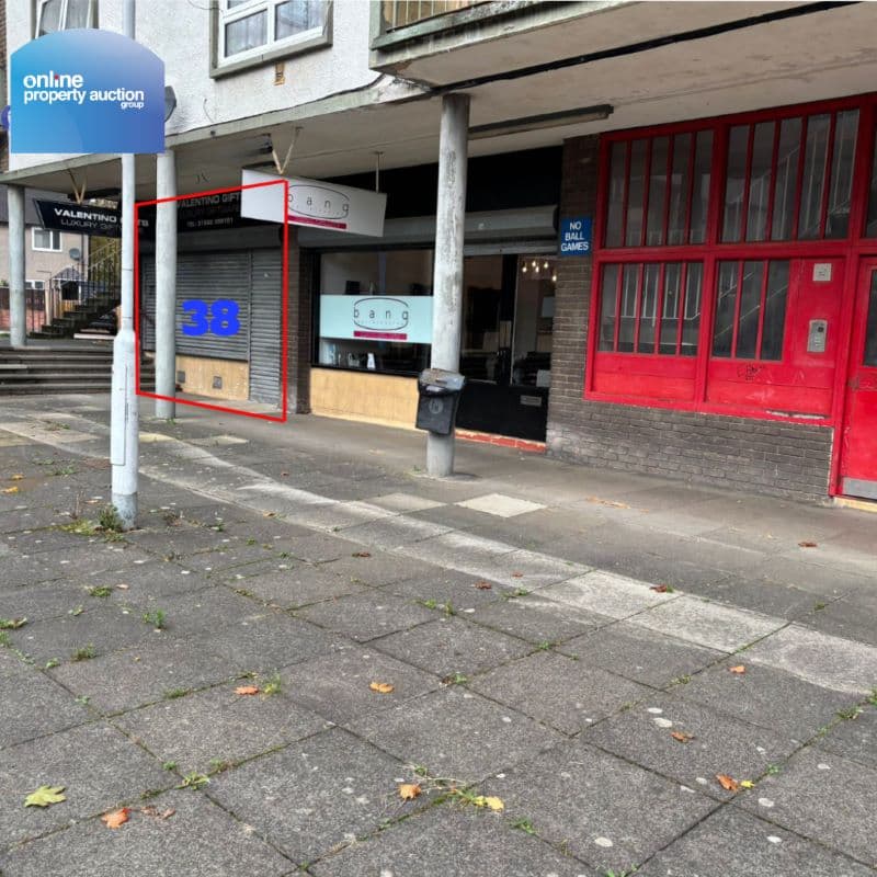 VACANT SHOP UNIT IN POPULAR LOCAL PARADE