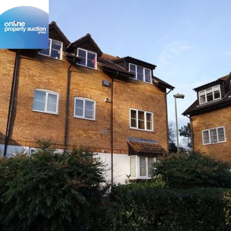 Charming Ground Floor Tenanted Studio Flat in New Barnet