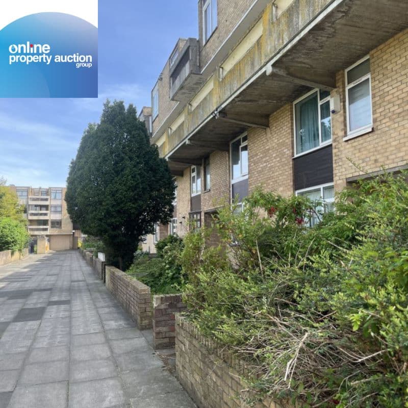 One Bedroom Third Floor Flat in Washington