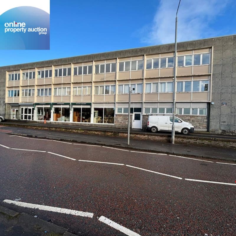 Prominent First Floor Commercial Property