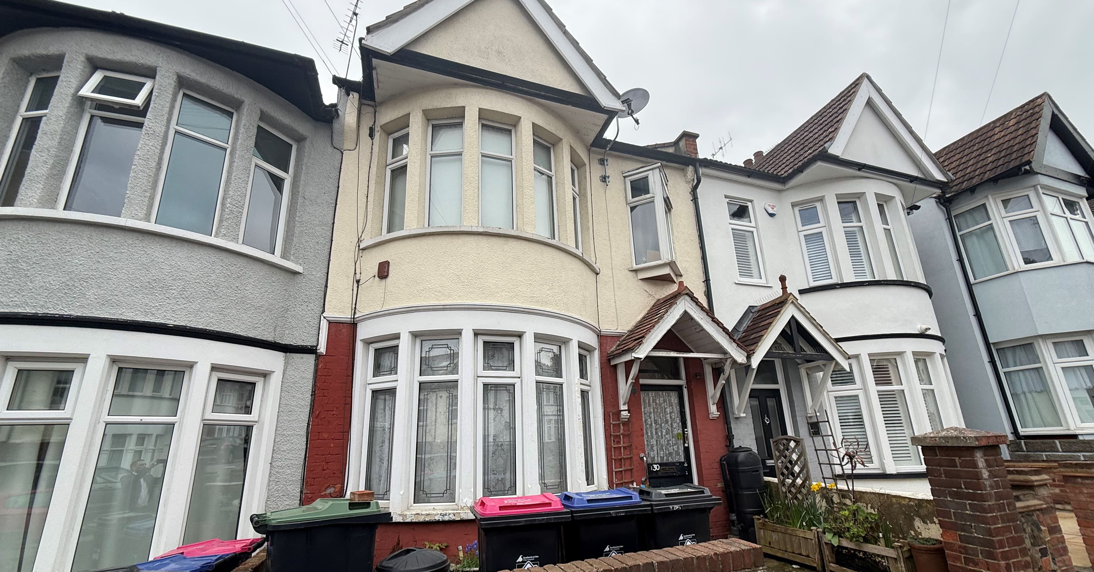 Residential Investment: Leasehold One Bedroom Ground Floor Flat