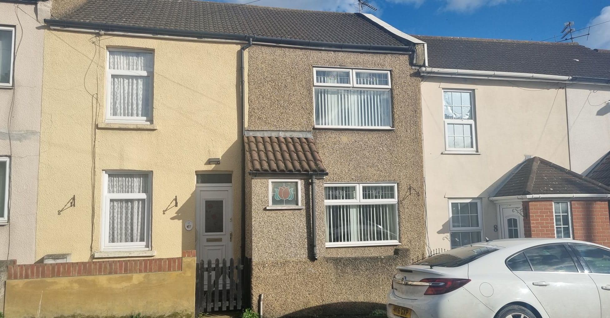 Freehold Vacant Two Bedroom Terraced House