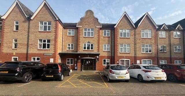 Vacant Leasehold Retirement Flat in City Centre
