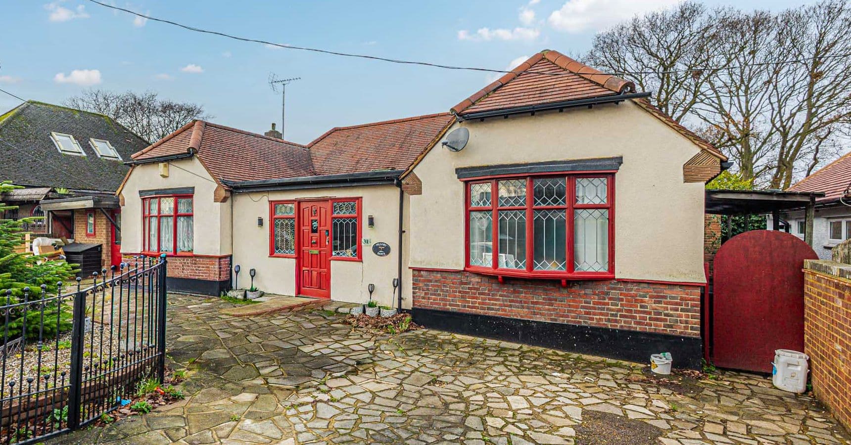 Freehold Detached 7 Bedroom Chalet Bungalow