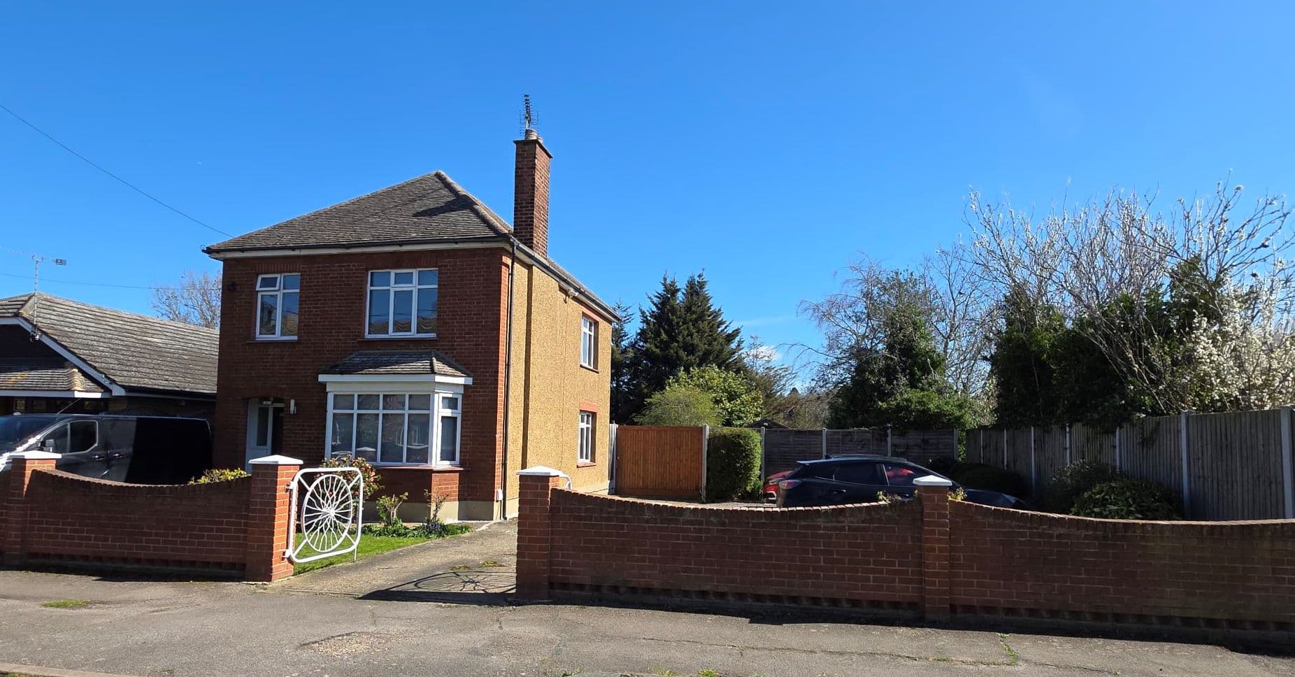 Residential Investment: Freehold House with Development Opportunity