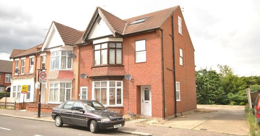 Buy to Let Investment: One Bedroom Flat with Two Parking Spaces