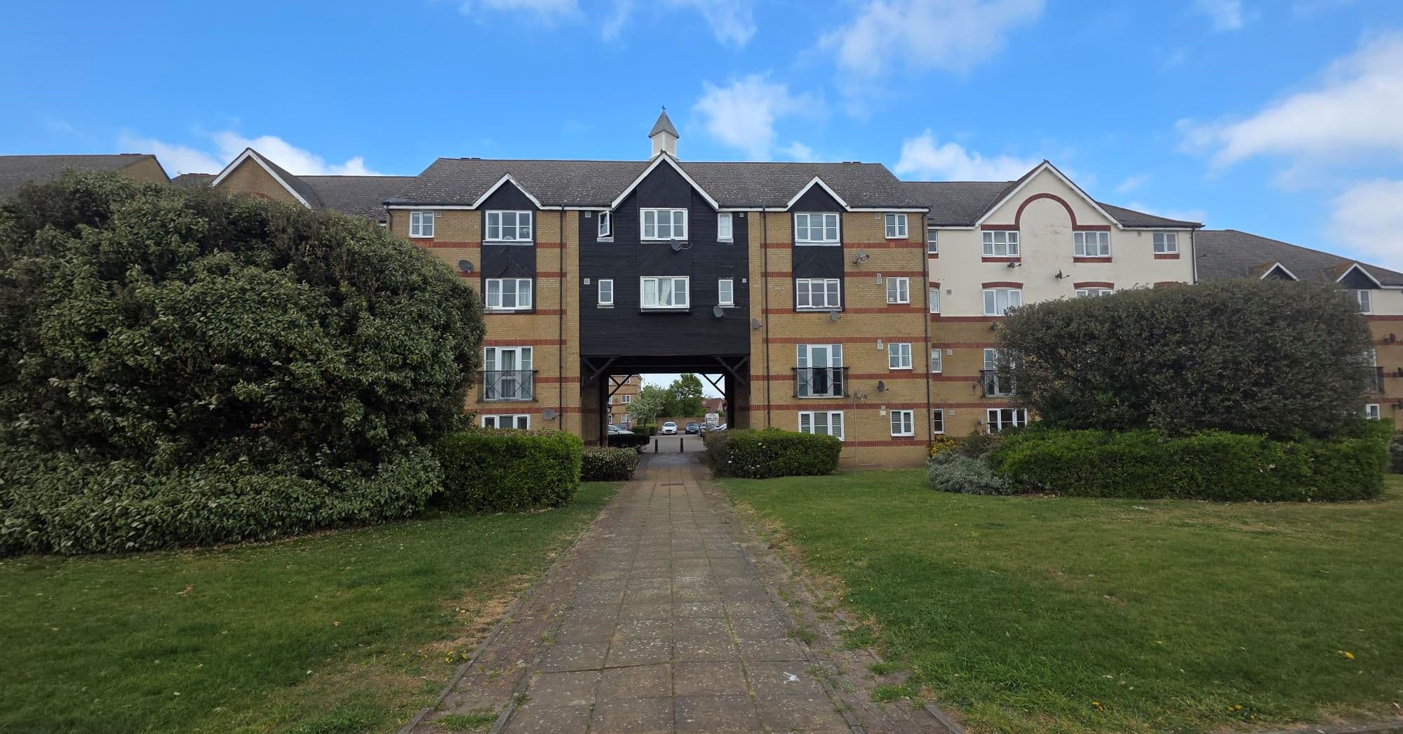 Upper Floor Leasehold Studio Flat