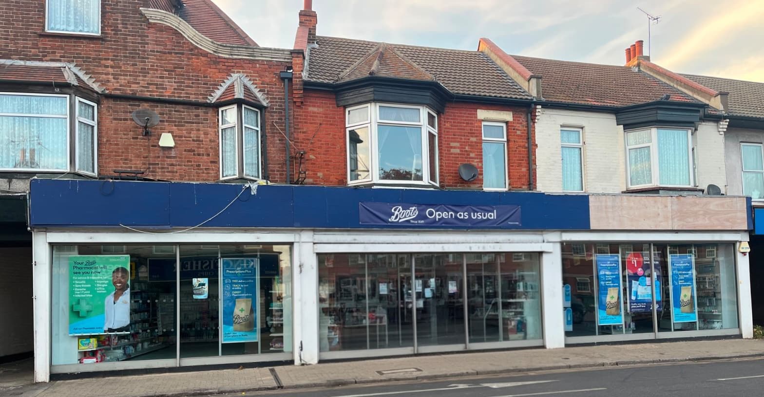 Freehold Mixed Use Investment: Large Ground Floor Commercial Unit and Three Separate Flats