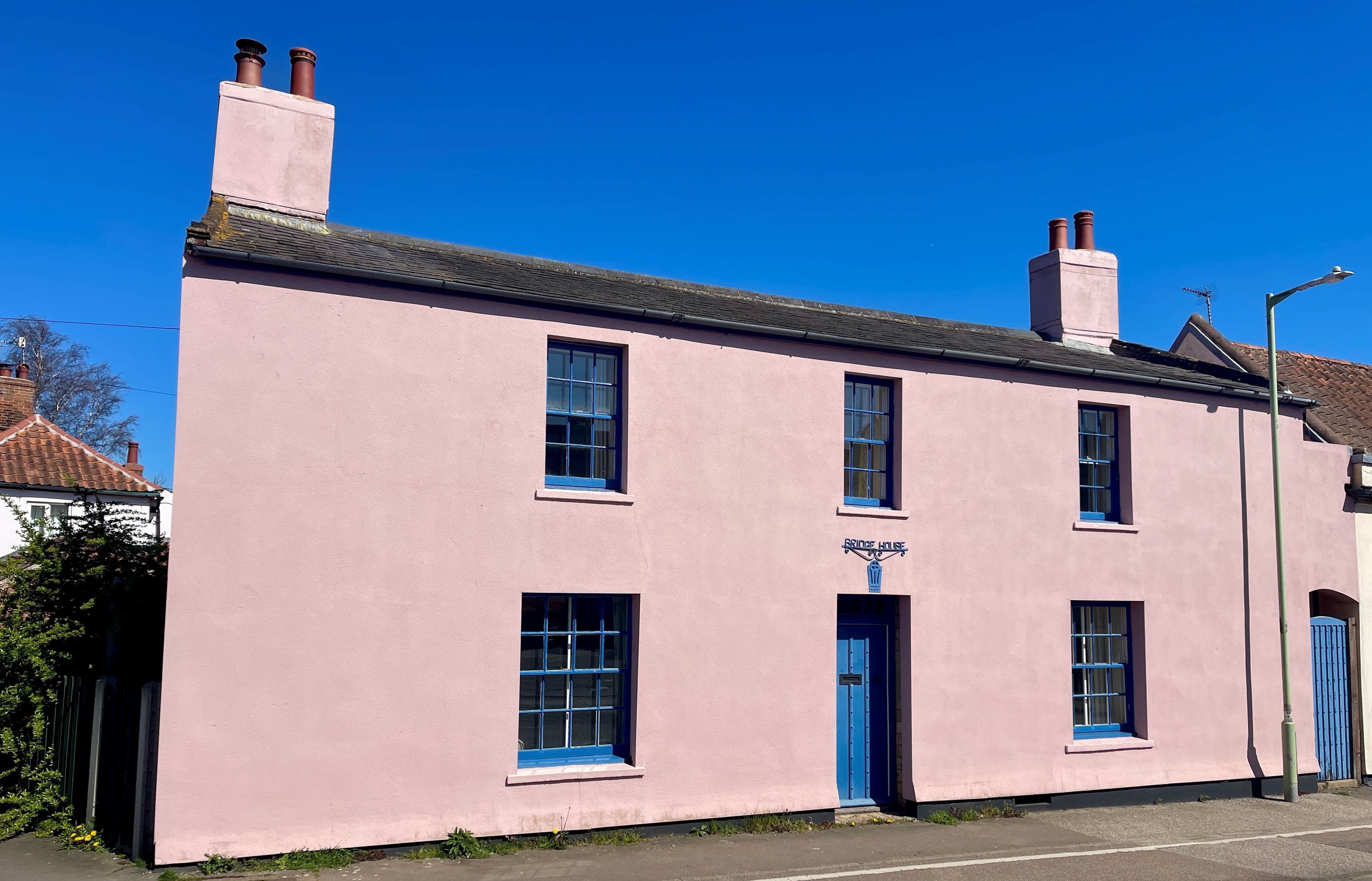 Refurbishment Opportunity: Large Vacant Freehold 4 Bedroom Character House
