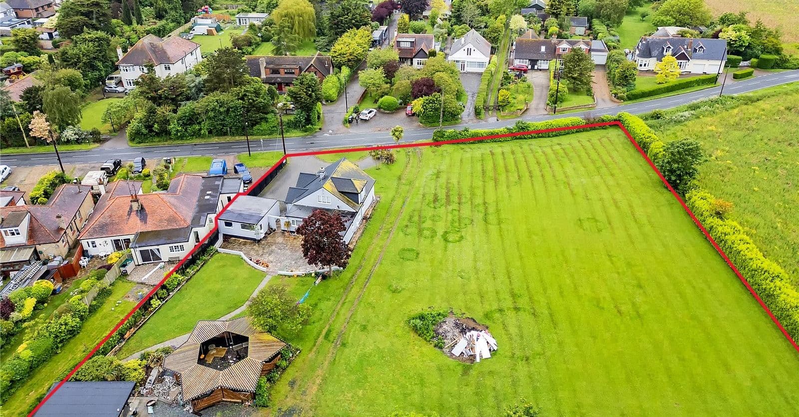 Freehold Semi Rural Plot with a Four Bedroom Detached House