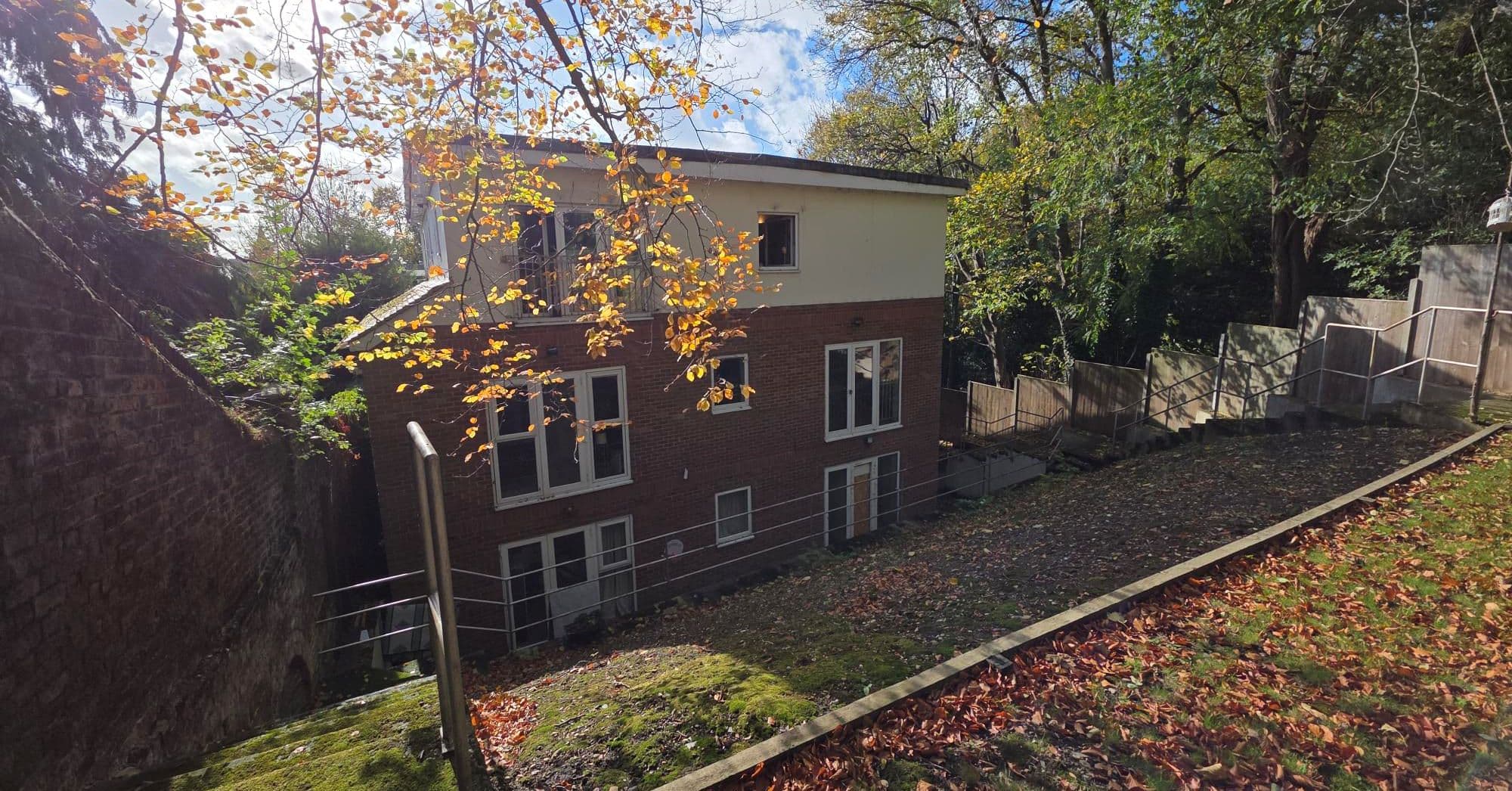 Vacant Four Bedroom Top Floor Apartment