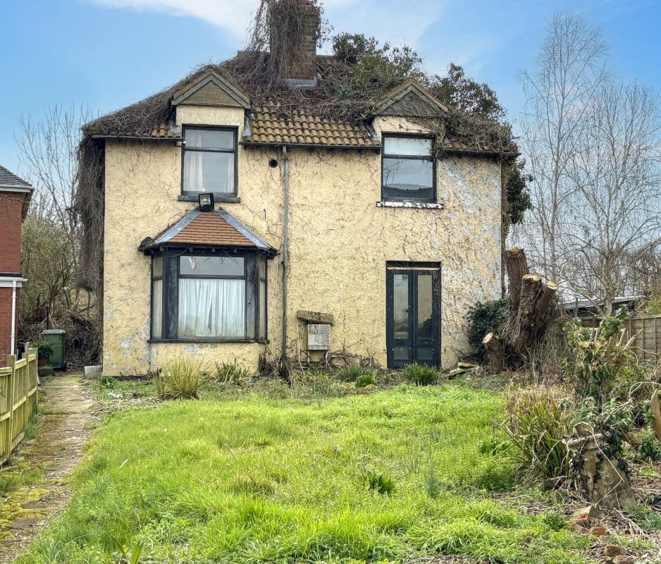 Victory Cottage, Sandhurst Lane, Gloucester, GL2 9AQ