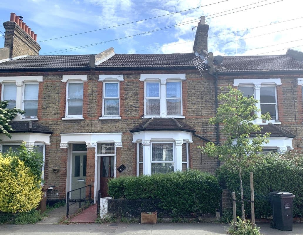 Freehold House Vacant Possession