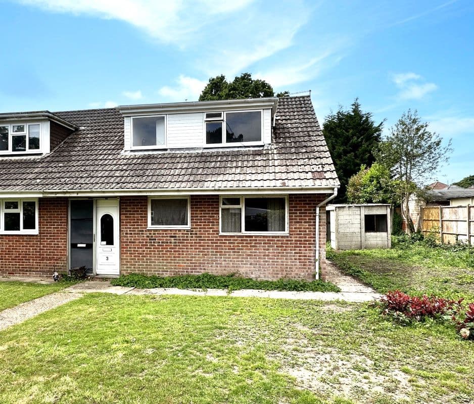 Freehold House on Good Size Plot Vacant Possession