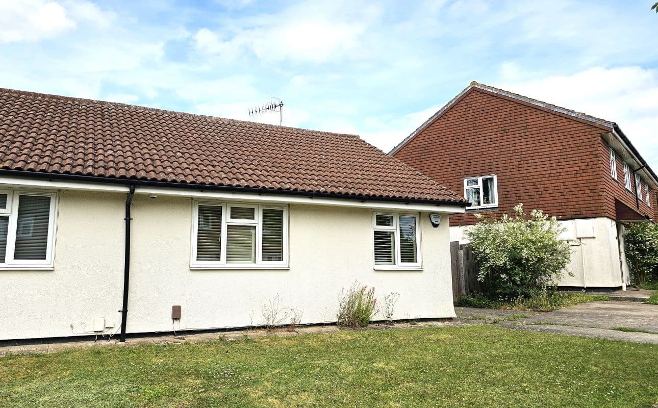Freehold Bungalow Vacant Possession