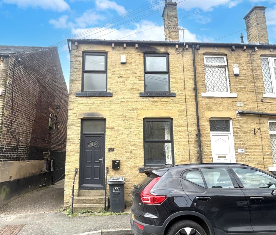 Lot 163 - 137 South Parade, Cleckheaton, West Yorkshire, BD19 3AD