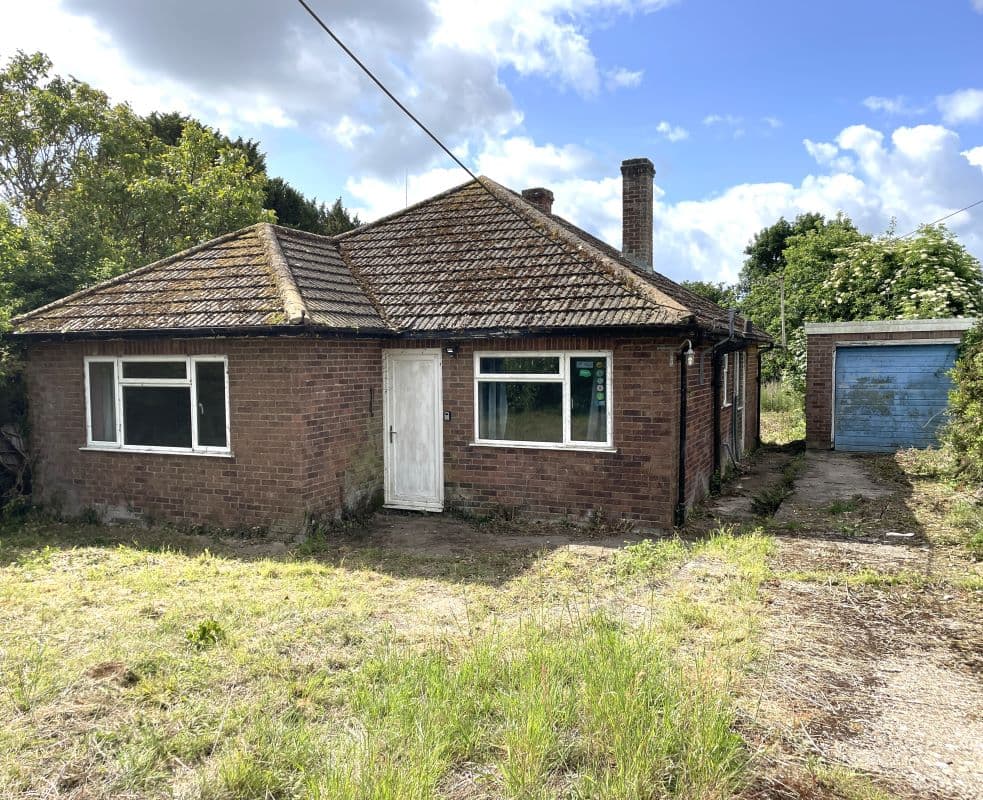 Freehold Detached Bungalow and Garage Vacant Possession