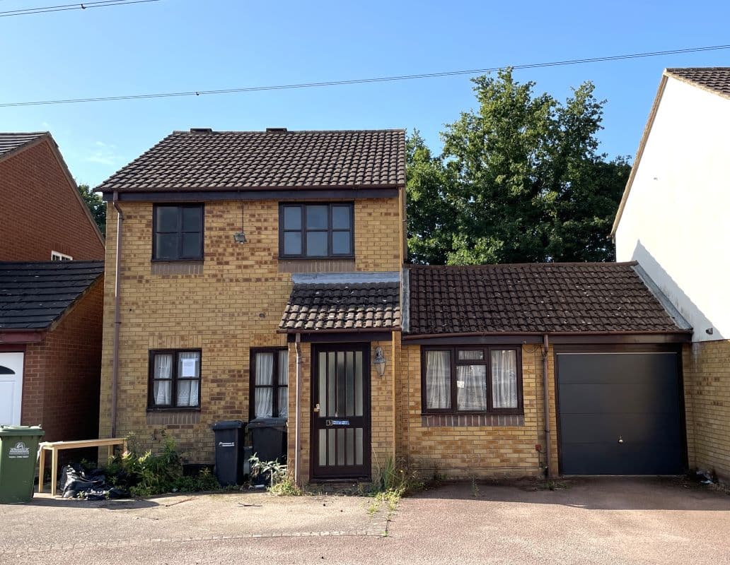 Freehold House Vacant Possession