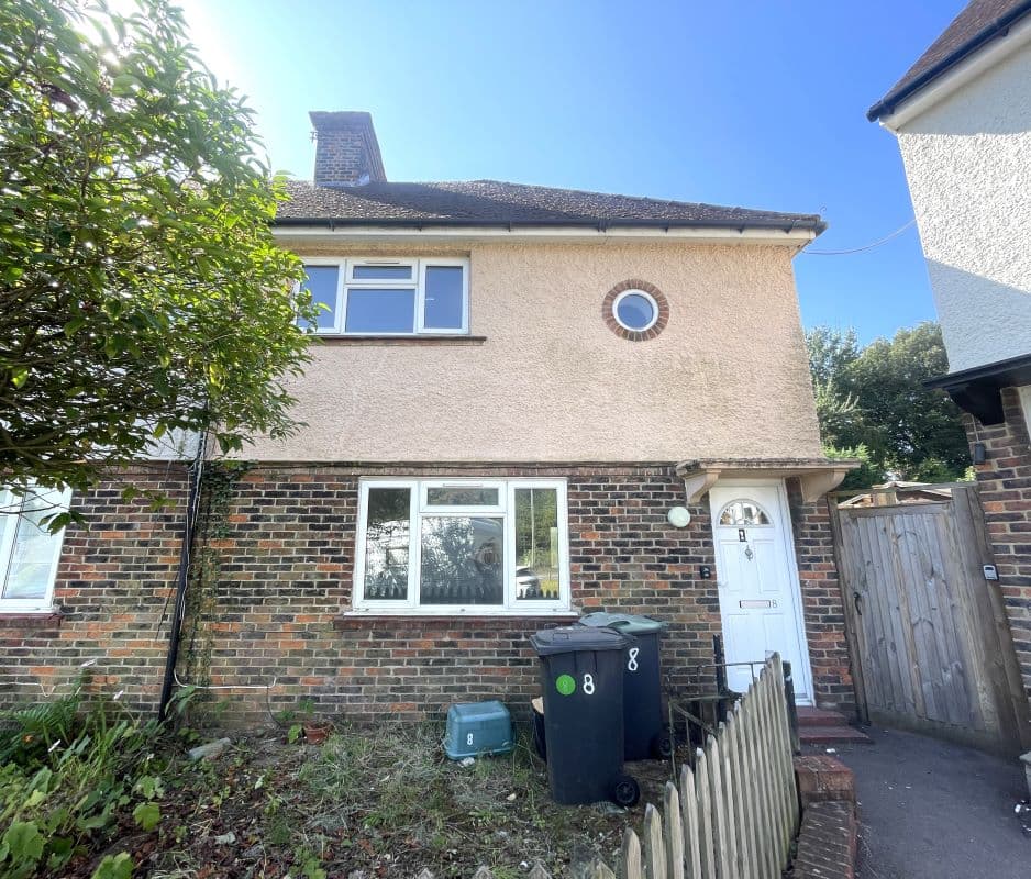 Freehold House Vacant Possession