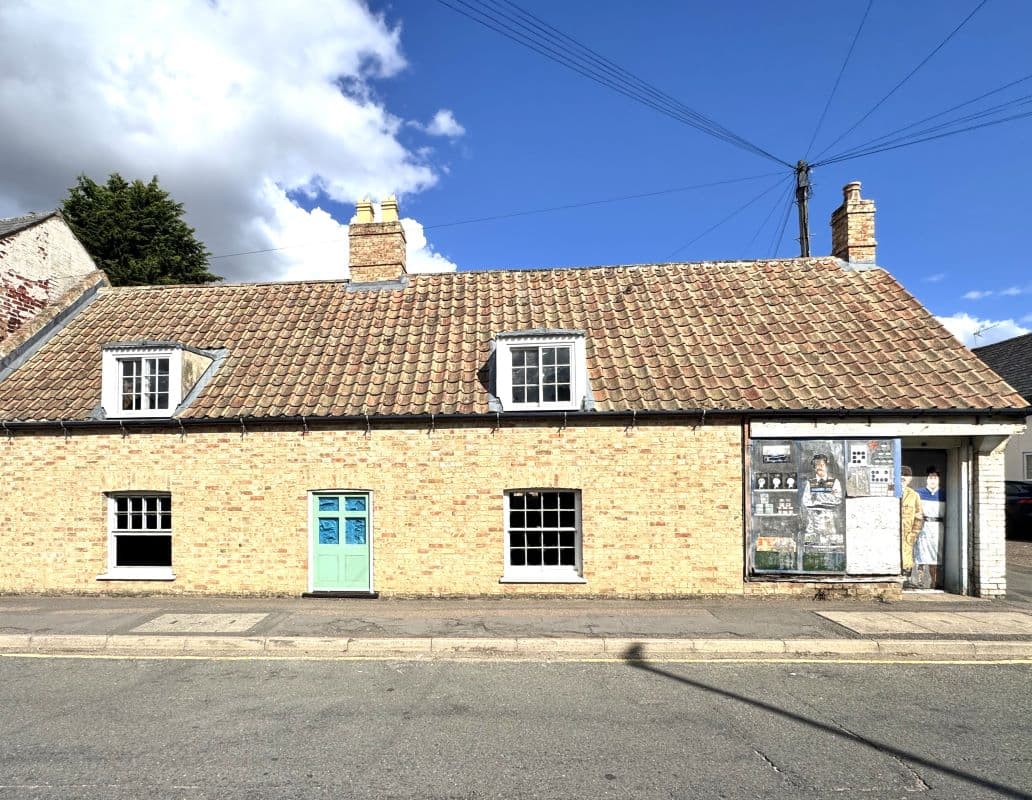 Freehold Cottage Vacant Possession