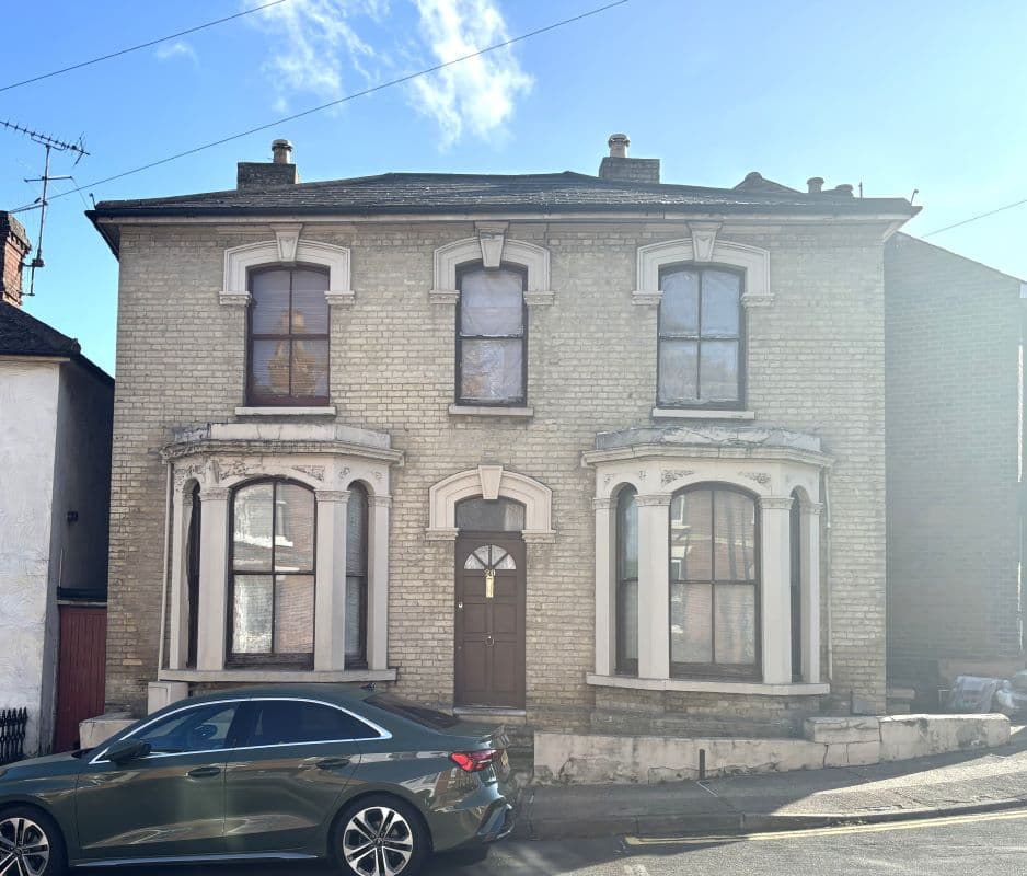 Freehold House Vacant Possession