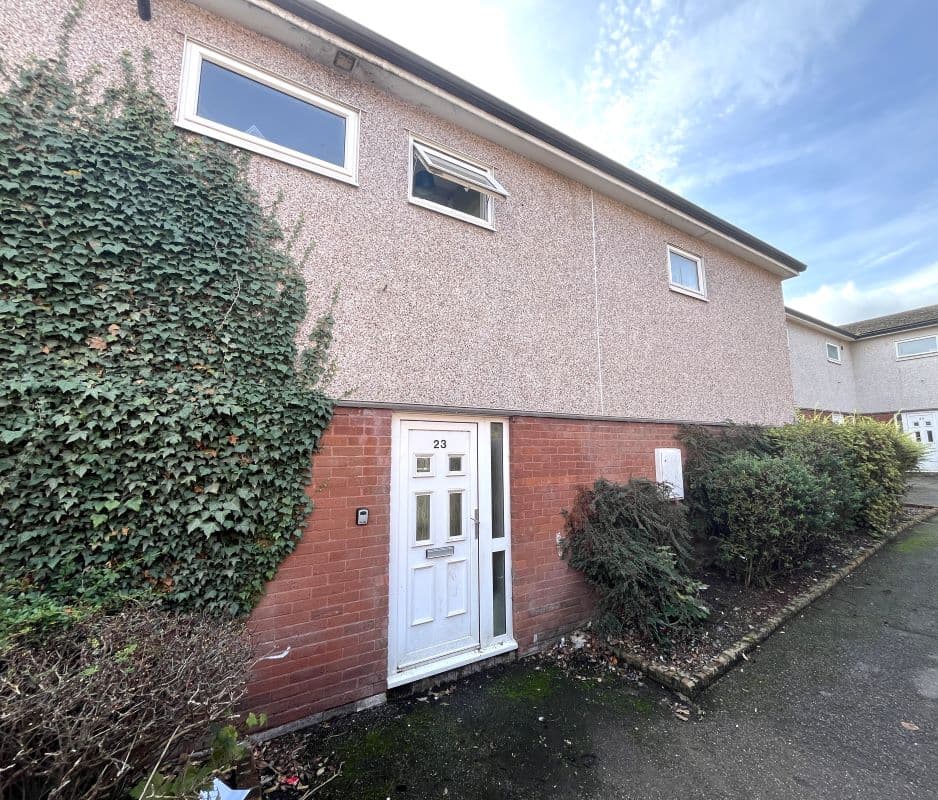 Freehold House Vacant Possession