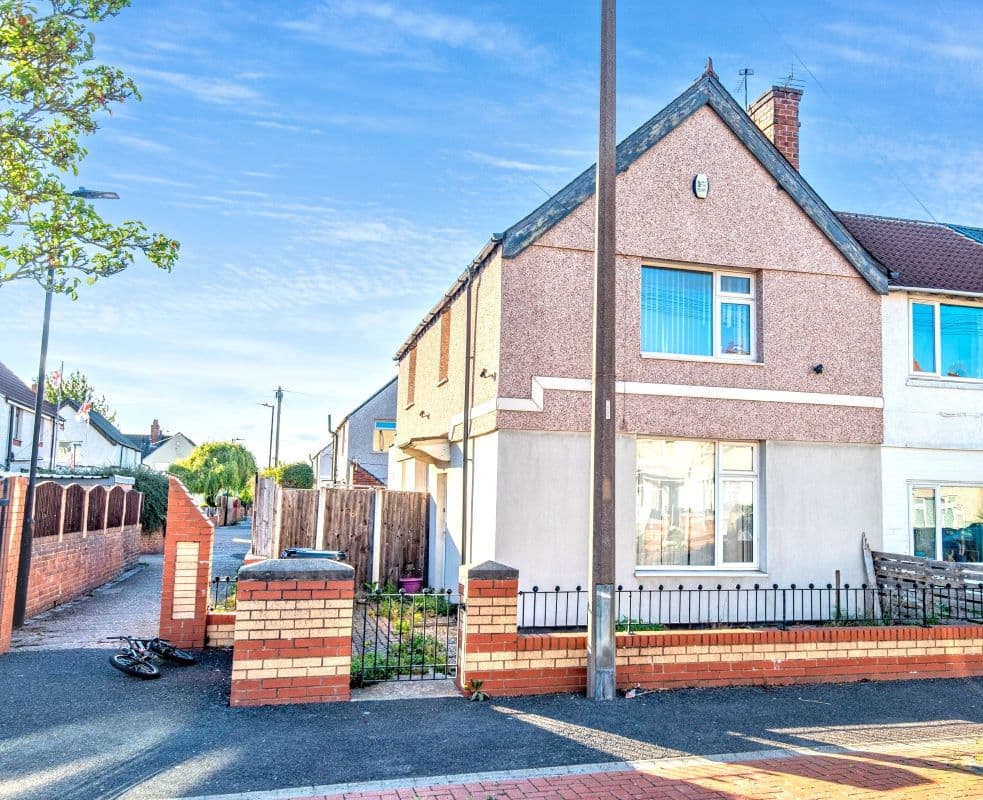 Freehold House Vacant Possession