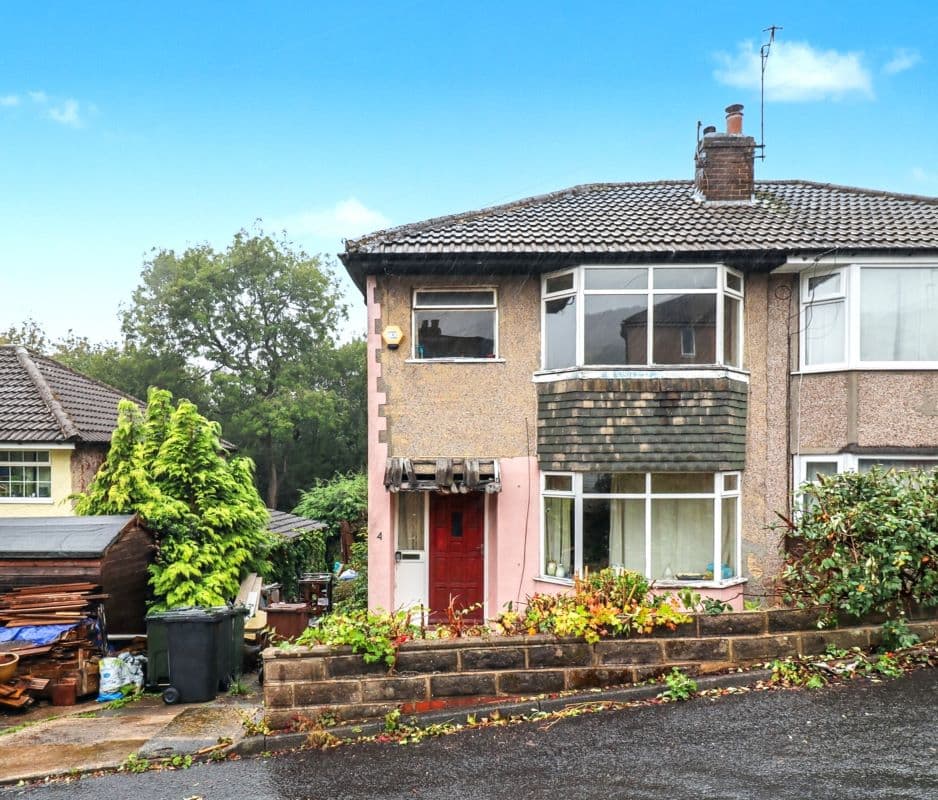 Freehold House Vacant Possession