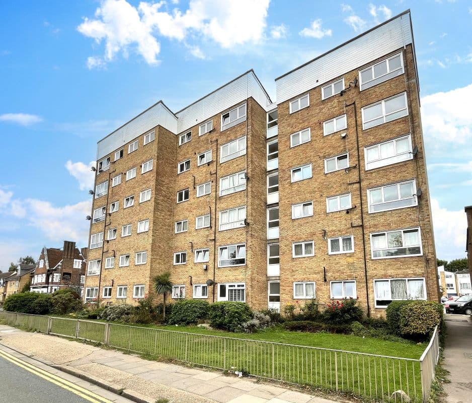 Leasehold Flat Vacant Possession