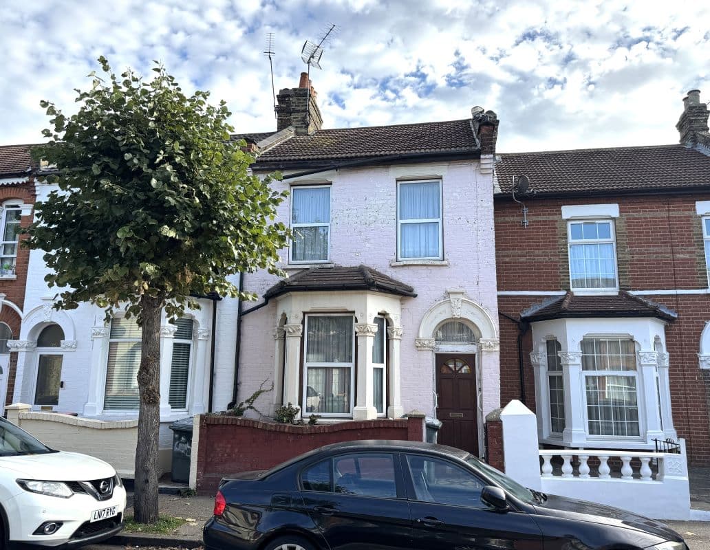 Freehold House Requiring Modernisation