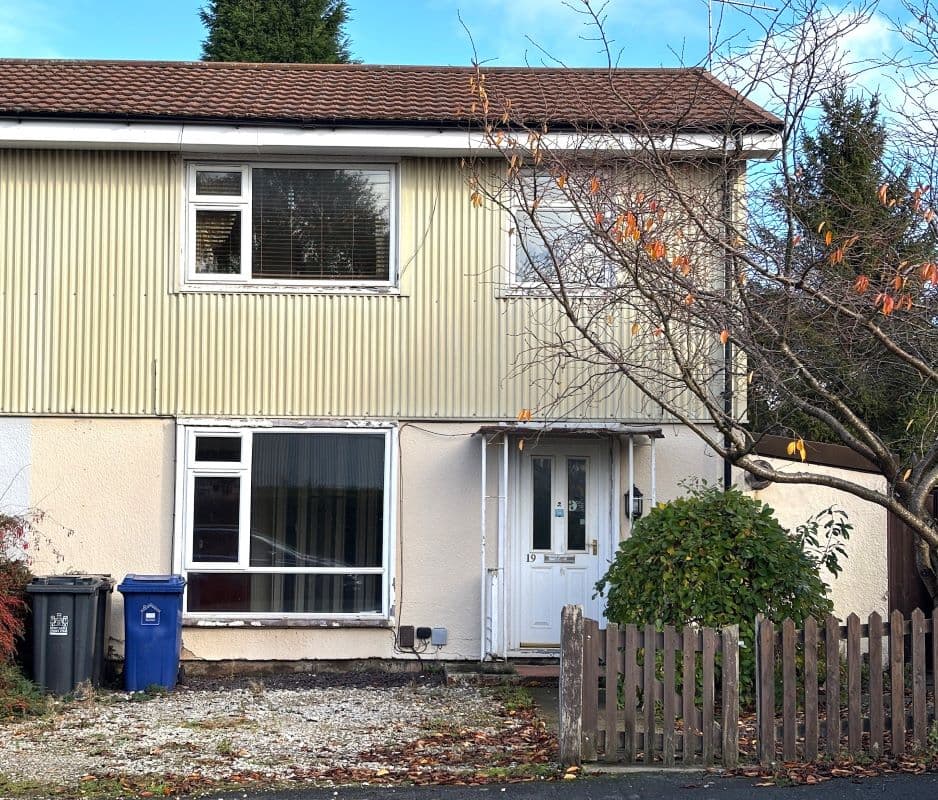 Freehold House Vacant Possession