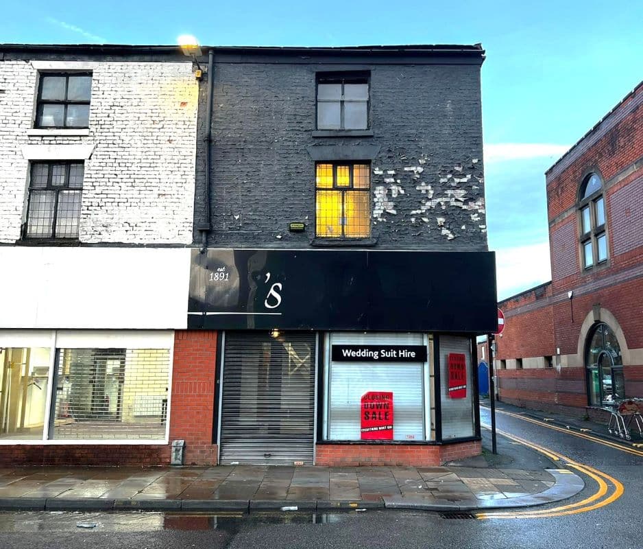 Long Leasehold Vacant Shop and Upper Part