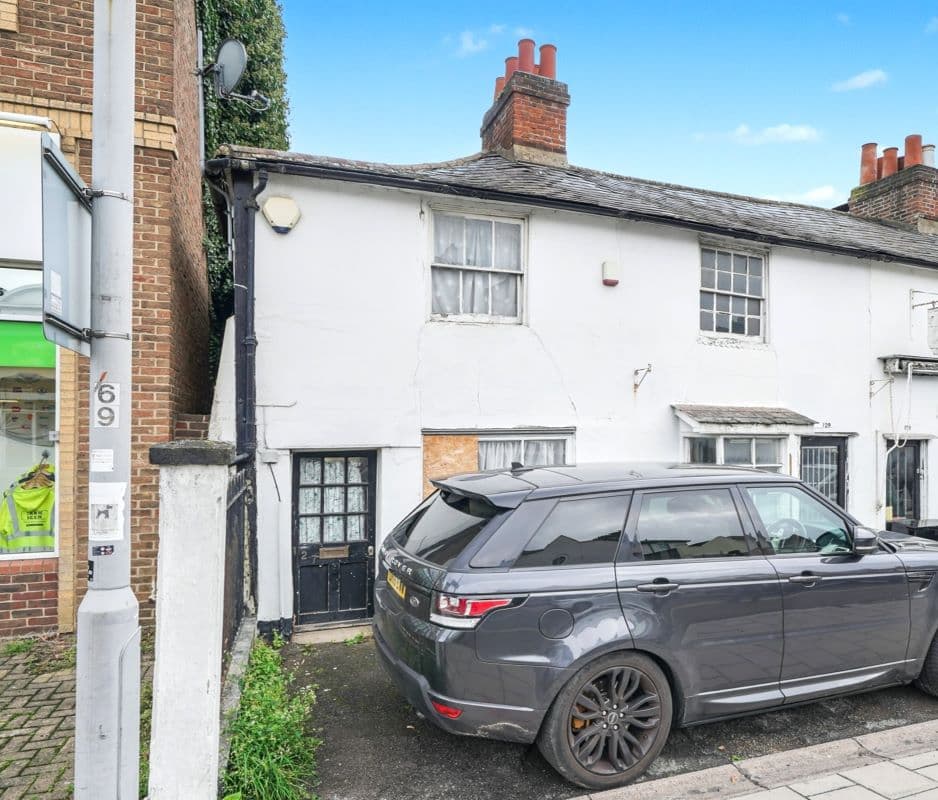 Freehold Building Vacant Possession