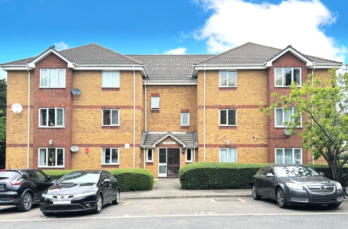 Leasehold Flat Vacant Possession